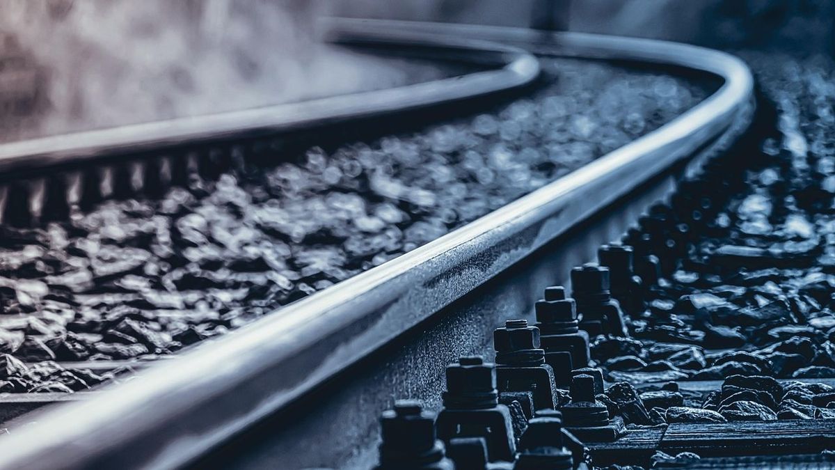 Қостанай облысында теміржолда жасөспірім ток соққысынан зардап шекті