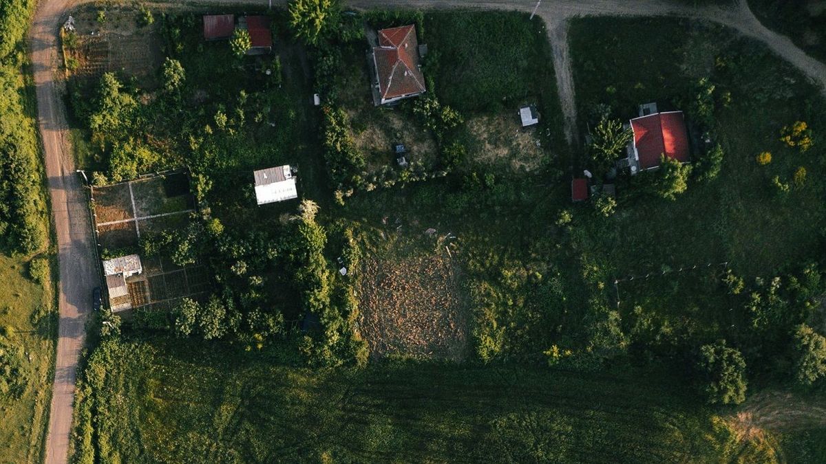 13 жыл бұрын сатып алынған жер телімі бөтен қарызға байланысты тыйым салынған: сот сатып алушының пайдасына шешті