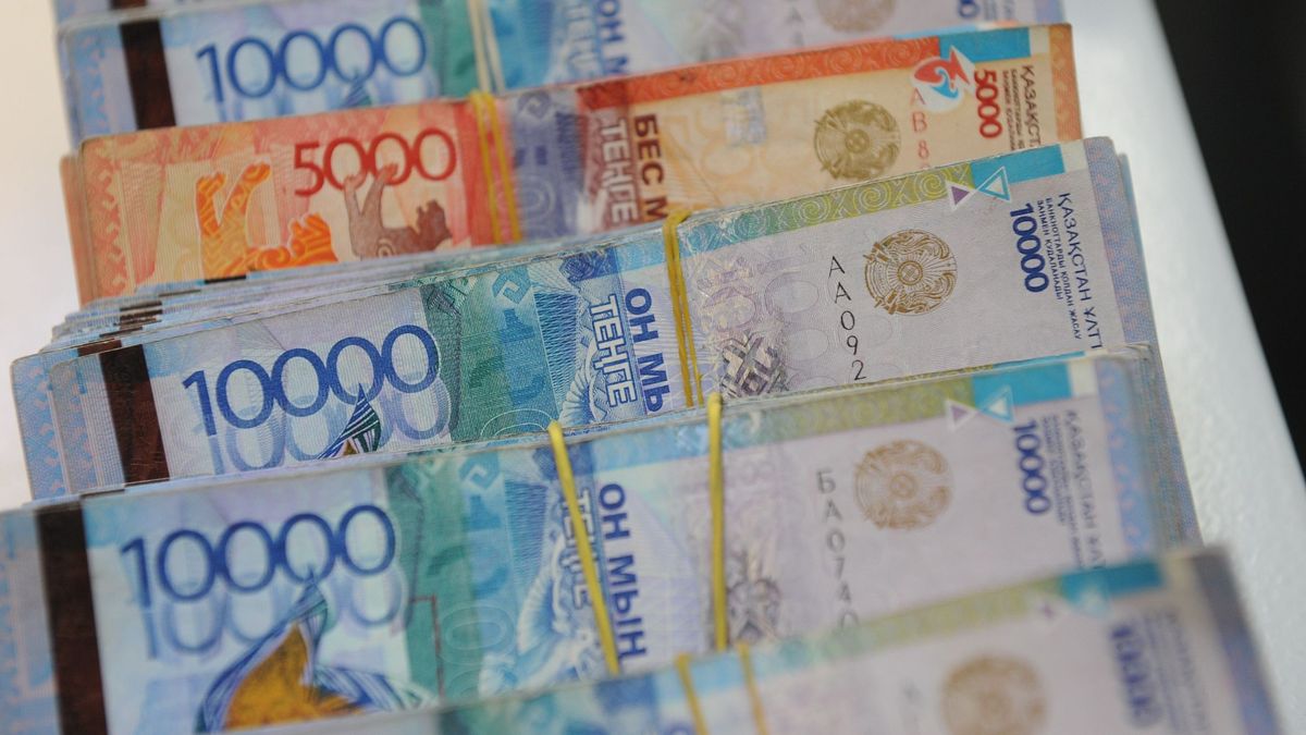 2 млн теңгеден астам жалақы: Қазақстанда кімдерге ұсынылуда