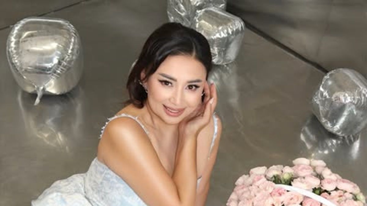 «Өзім қалағанды істеймін»: Мадина Сәдуақасова туған күніне фотосессия жасатты