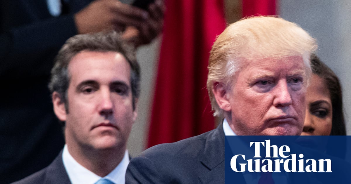 Трамп Майкл Коэнге кешірім беруді қарастыратынын мәлімдеді