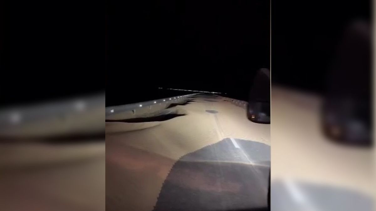 Атырау облысындағы жаңа трассада құм төбелері пайда болды