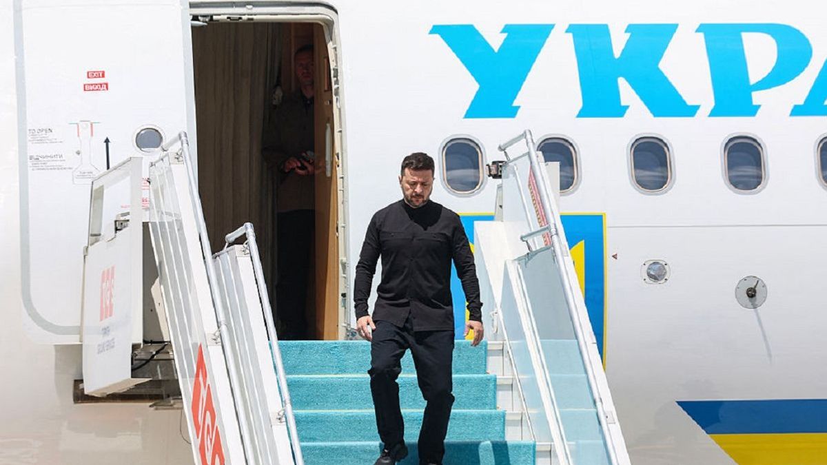Зеленскийдің ұшағы Молдовадан ұшарда дронмен соқтығысуға шақ қалды