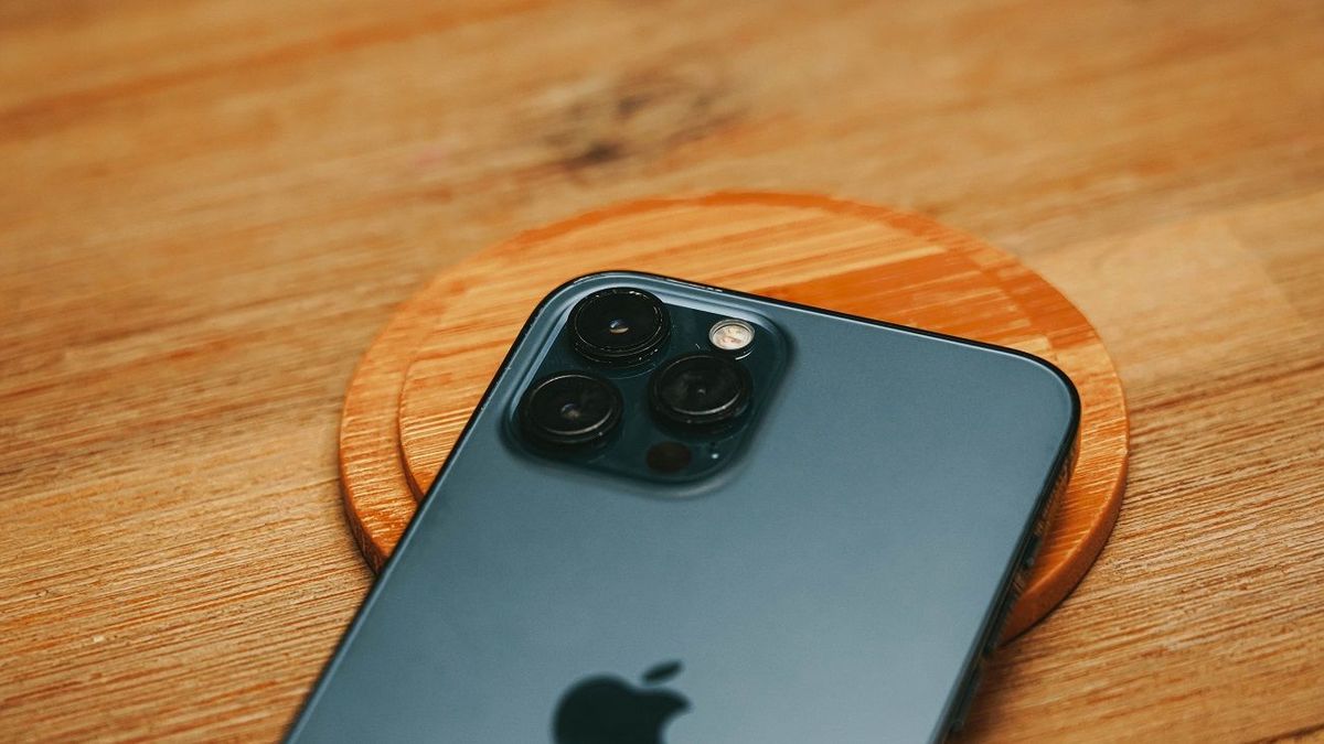 Apple ескі iPhone модельдерінің бағасын 100 долларға қымбаттатты