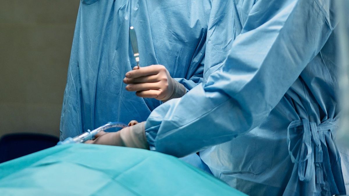 Атырауда 16 жастағы оқушы қыз мұрындағы полипті алу операциясынан кейін көз жұмды
