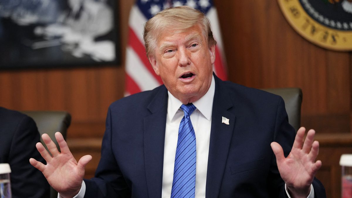 Трамп: ЖИ-ді бақылау үшін IQ-ы жоғары президент керек