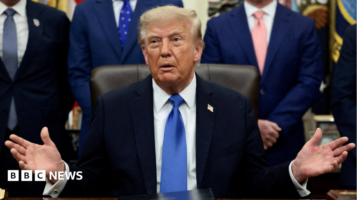 Трамп жасанды интеллект қауіпсіздігіне алаңдауды «жалған» деп атады