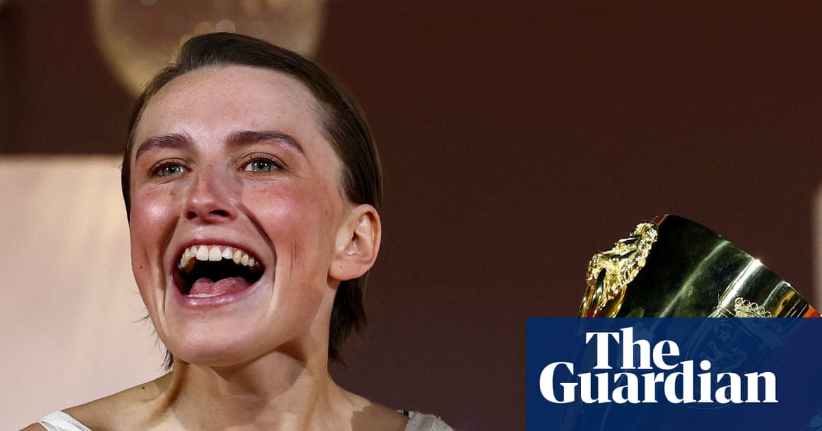 Победительница Венеции рассказала, что получала пособие по безработице