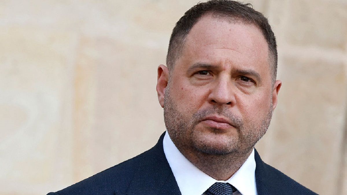 Суд разрешил экс-главе офиса Зеленского Ермаку не носить электронный браслет