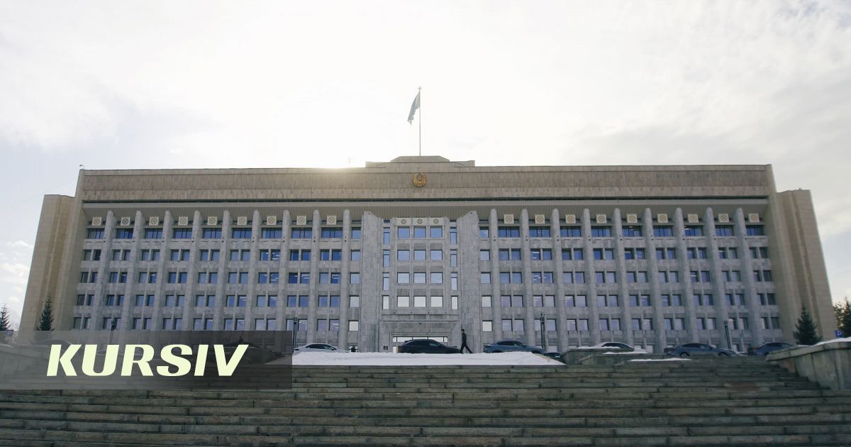 Художники Алматы заявили, что акимат не возвращает их картины после конкурса