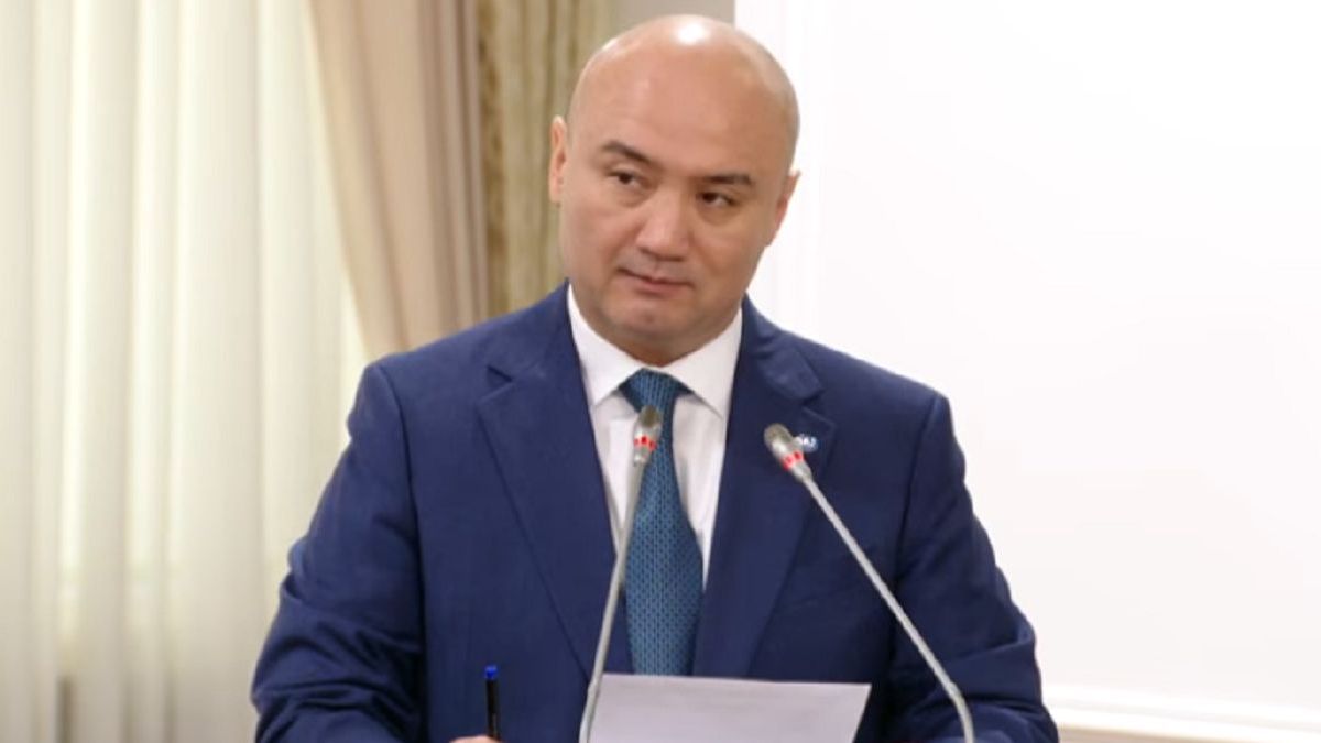 Бектенов пригрозил главе «КазАвтоЖол» увольнением на заседании правительства