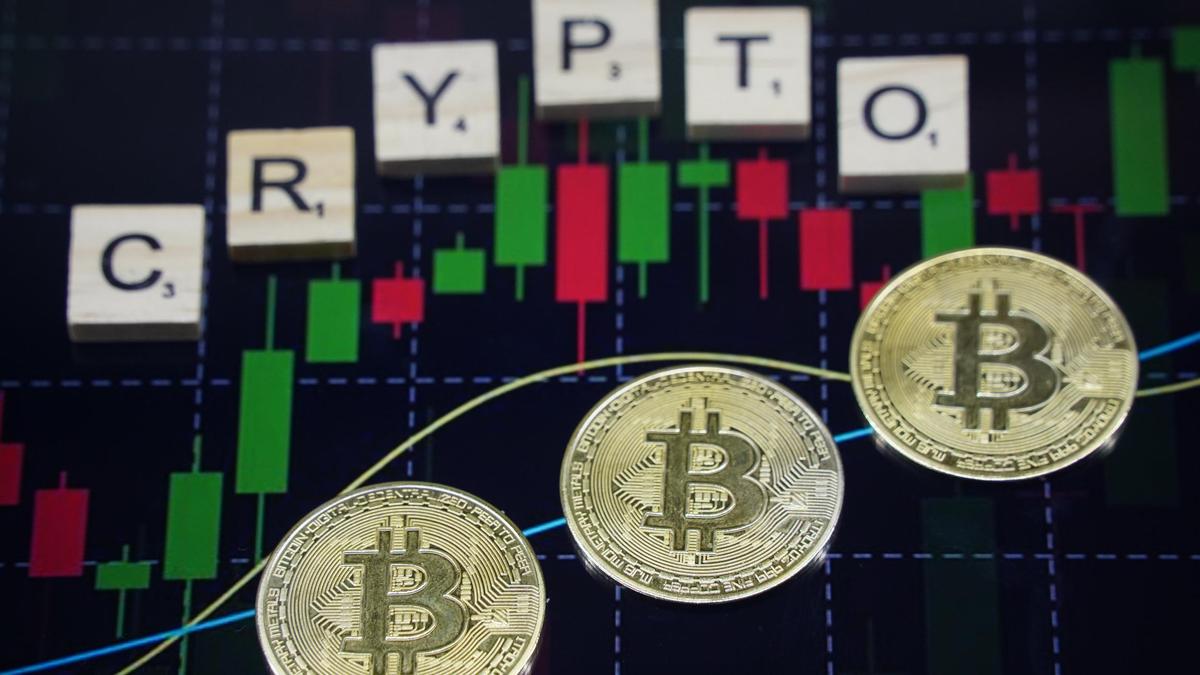 Биткоин превысил 85 тысяч долларов впервые с января 2026 года