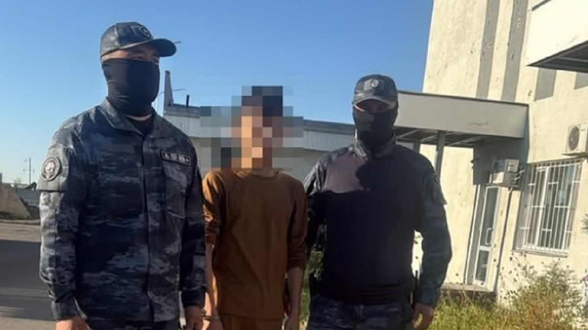 В Астане во дворе дома зарезали женщину, подозреваемый задержан