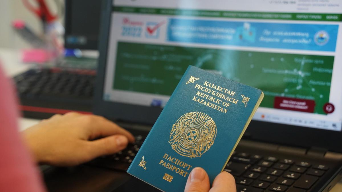 Казахстанцы могут получить справку о пересечении границы онлайн через eGov