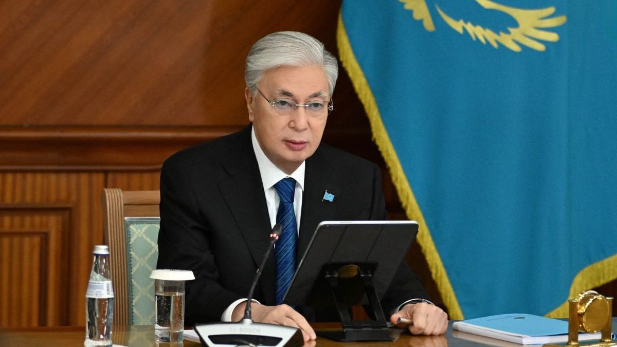 Тоқаев Маңғыстауда қаза тапқан әскерилердің отбасына көңіл айтты