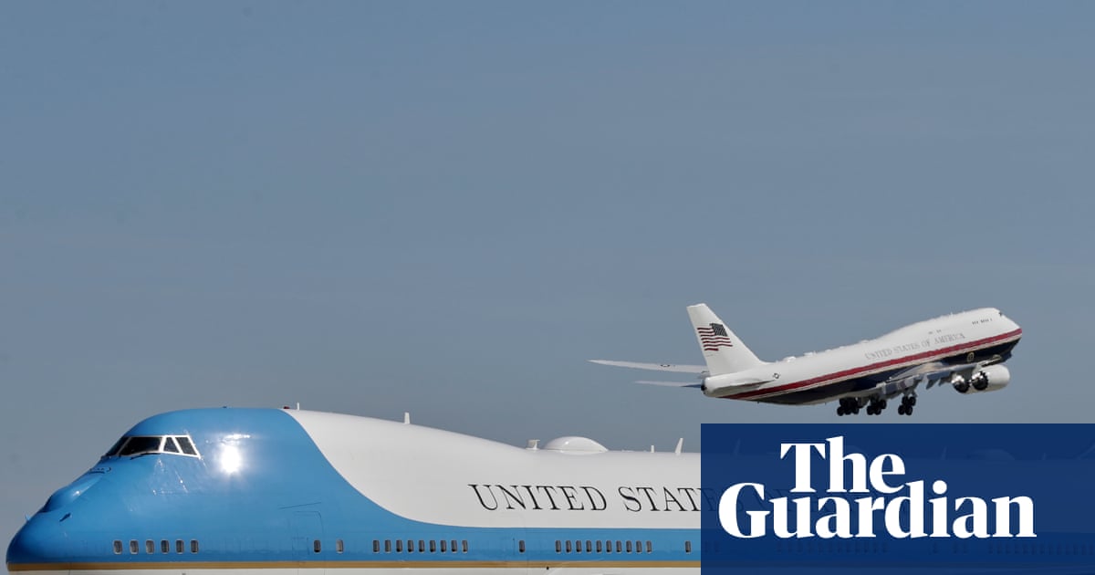 Ақ үй CNN-ді Air Force One ұшағына жібермеді