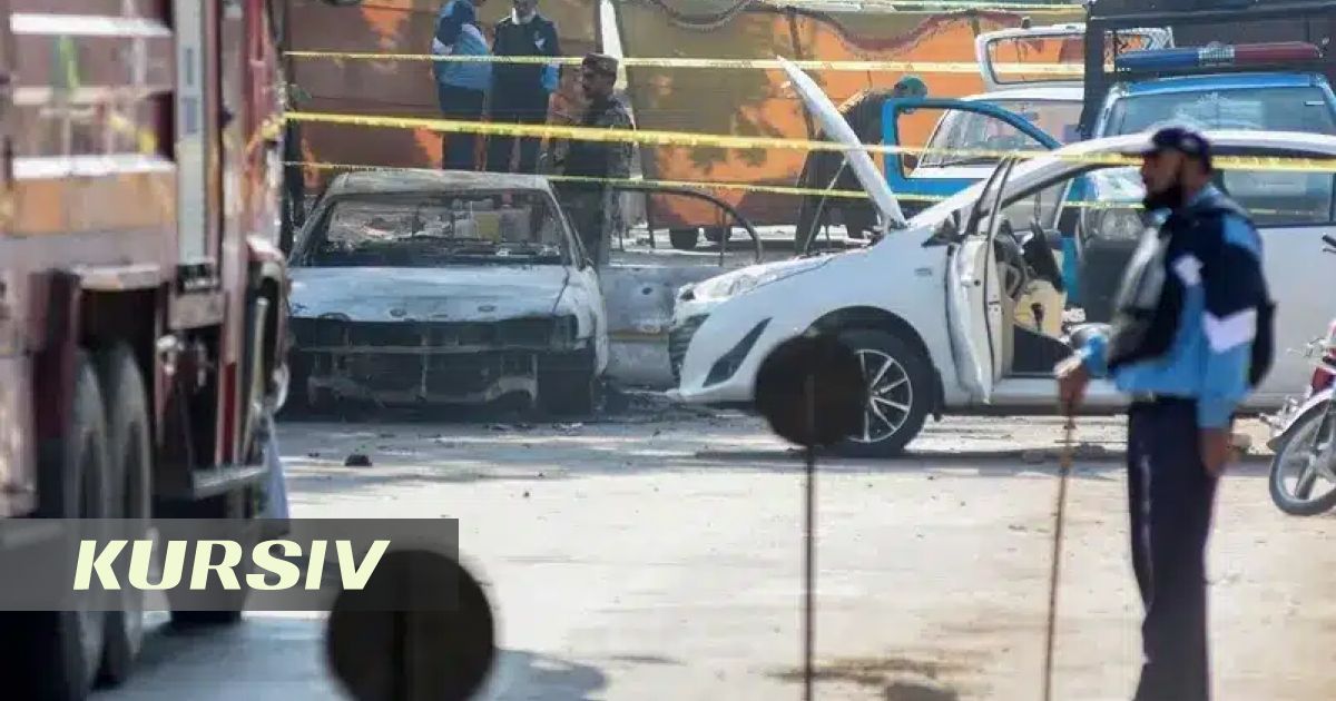 Смертник взорвал полицейский пост в Пакистане: 12 погибших, 30 раненых