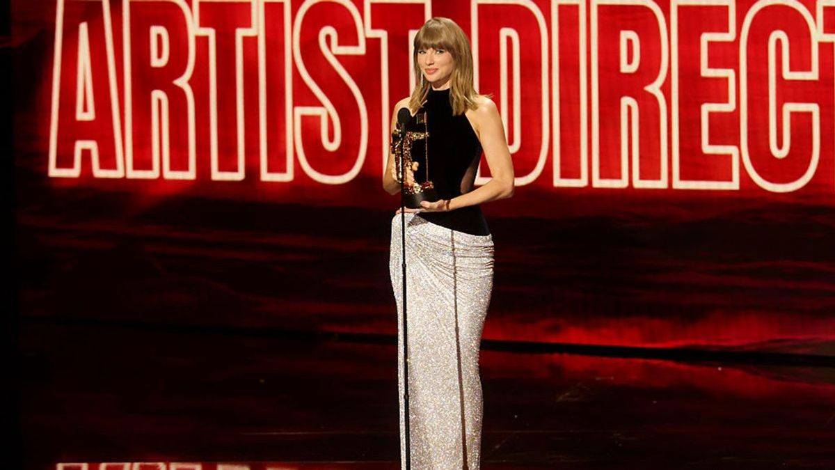 Тейлор Свифт стала самой титулованной артисткой в истории премии MTV VMA