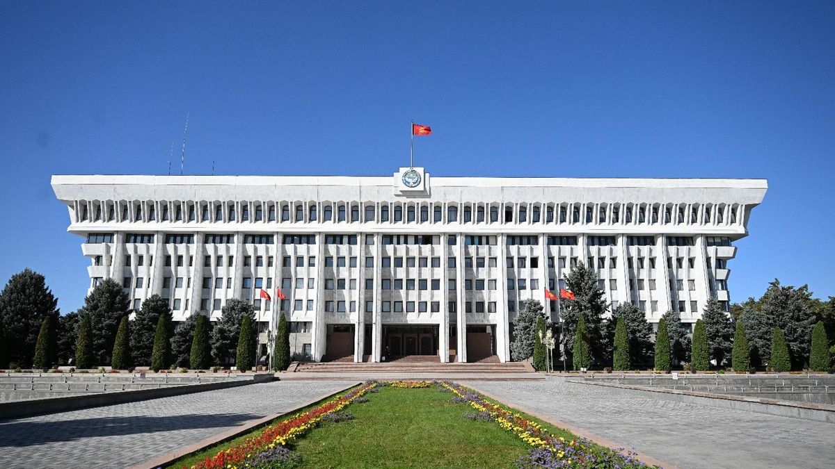 Жогорку Кенеш Кыргызстана планирует открыть парламент для иностранных туристов