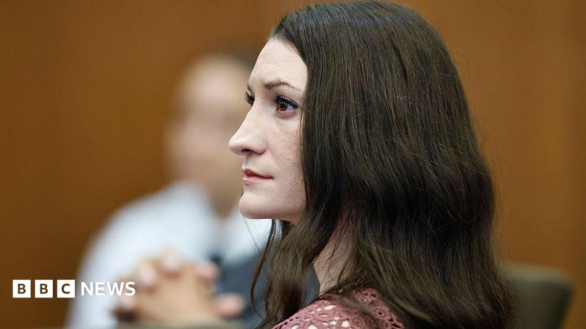Линдси Клэнси предстала перед судом: защита требует прекратить дело