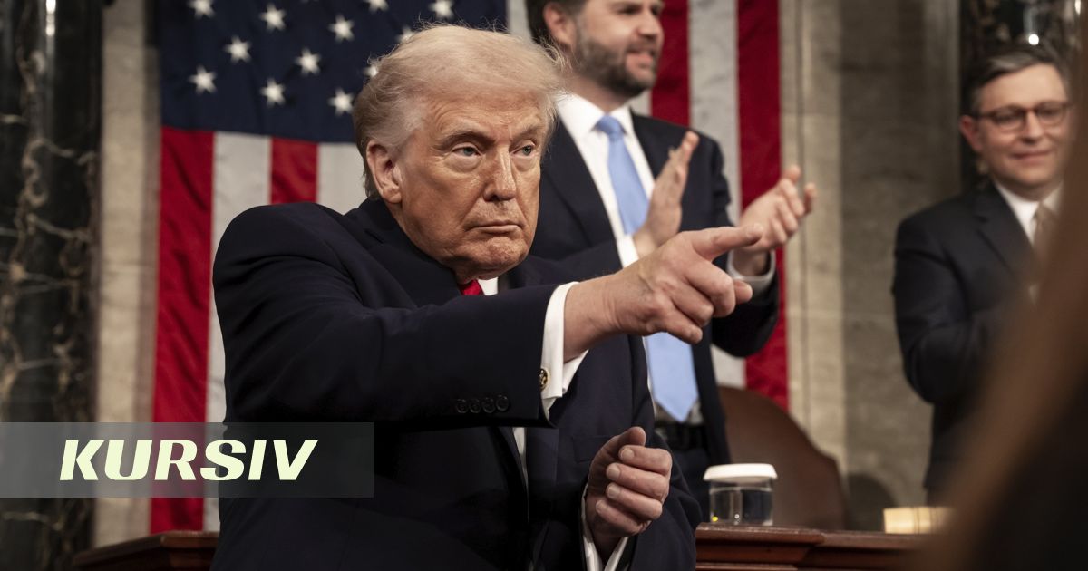 Трамп официально переименовал ИИ в «суперинтеллект»