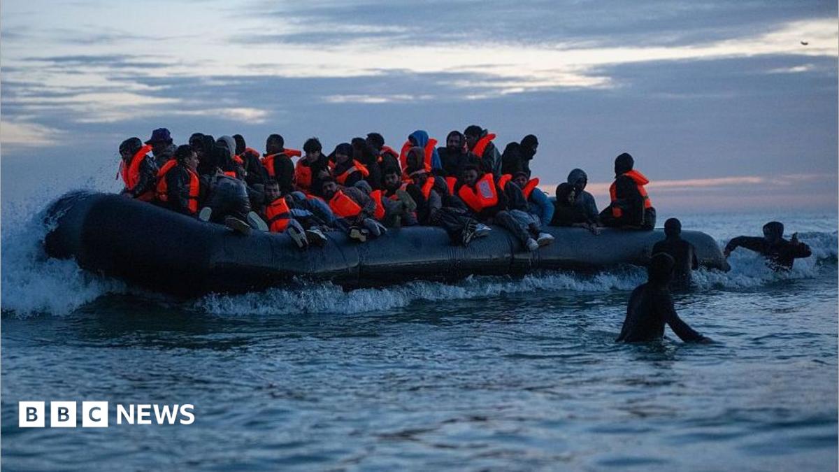 Великобритания и Франция прекратили проект обмена мигрантами