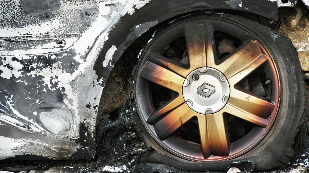 Житель Байконура сжег семейный Chevrolet из-за обиды на жену