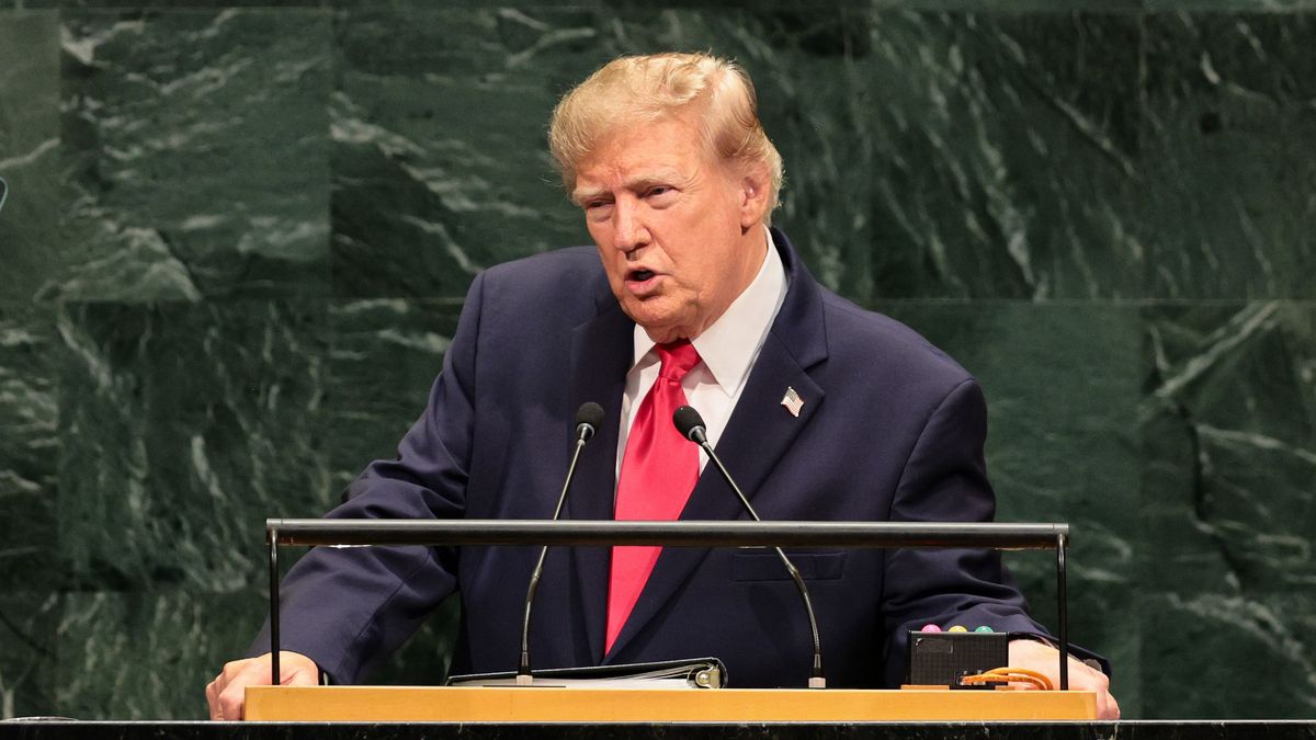 Трамп предложил отказаться от перевода часов на зимнее время в США
