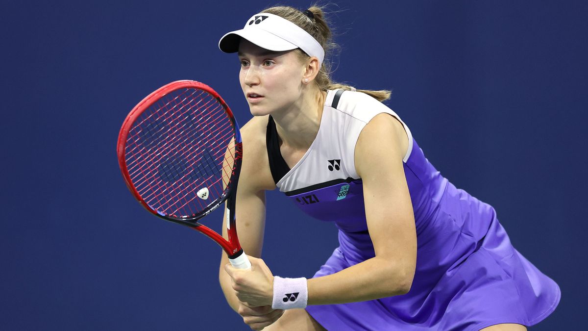 Елена Рыбакина снялась с турнира WTA 1000 в Ухане из-за травмы стопы