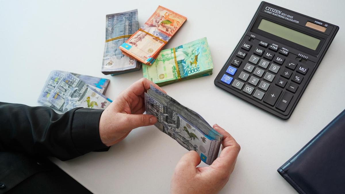 Реальные доходы казахстанцев выросли лишь на 0,7% за год