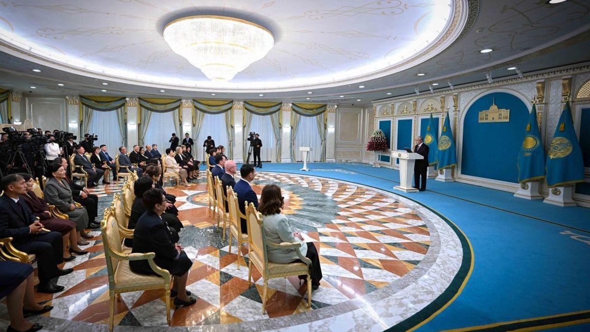 Токаев: гранты получили более 12 тысяч будущих педагогов, стипендии выросли в 2,5 раза