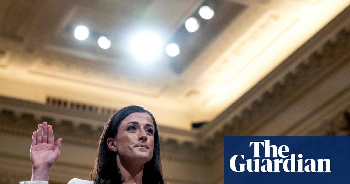 Минюст США просит привлечь бывшую помощницу Трампа к ответственности