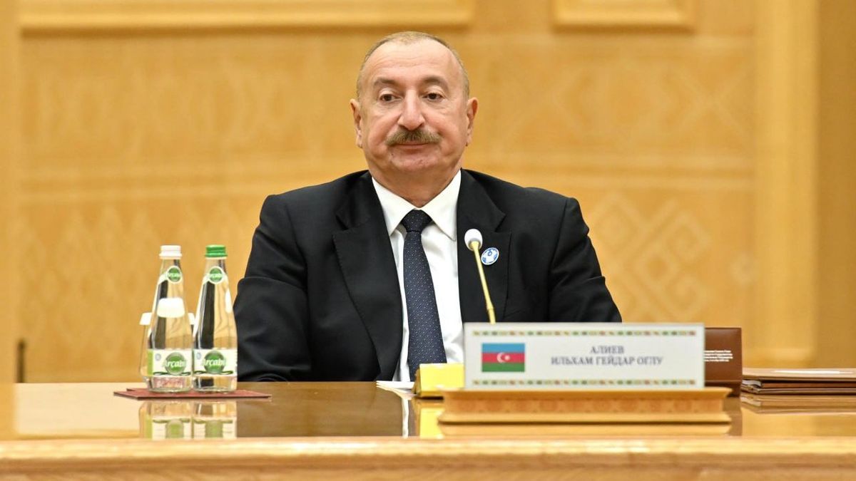 Алиев предупредил о катастрофическом обмелении Каспия на саммите в Туркменистане