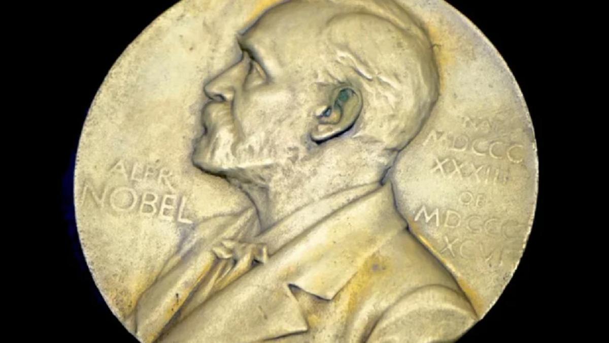 Нобелевскую премию по экономике 2026 года получили Роберт Холл и Майкл Вудфорд