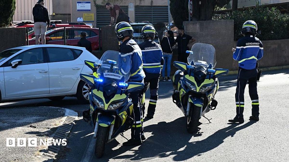 Во Франции в школе застрелены два учителя, ученик задержан