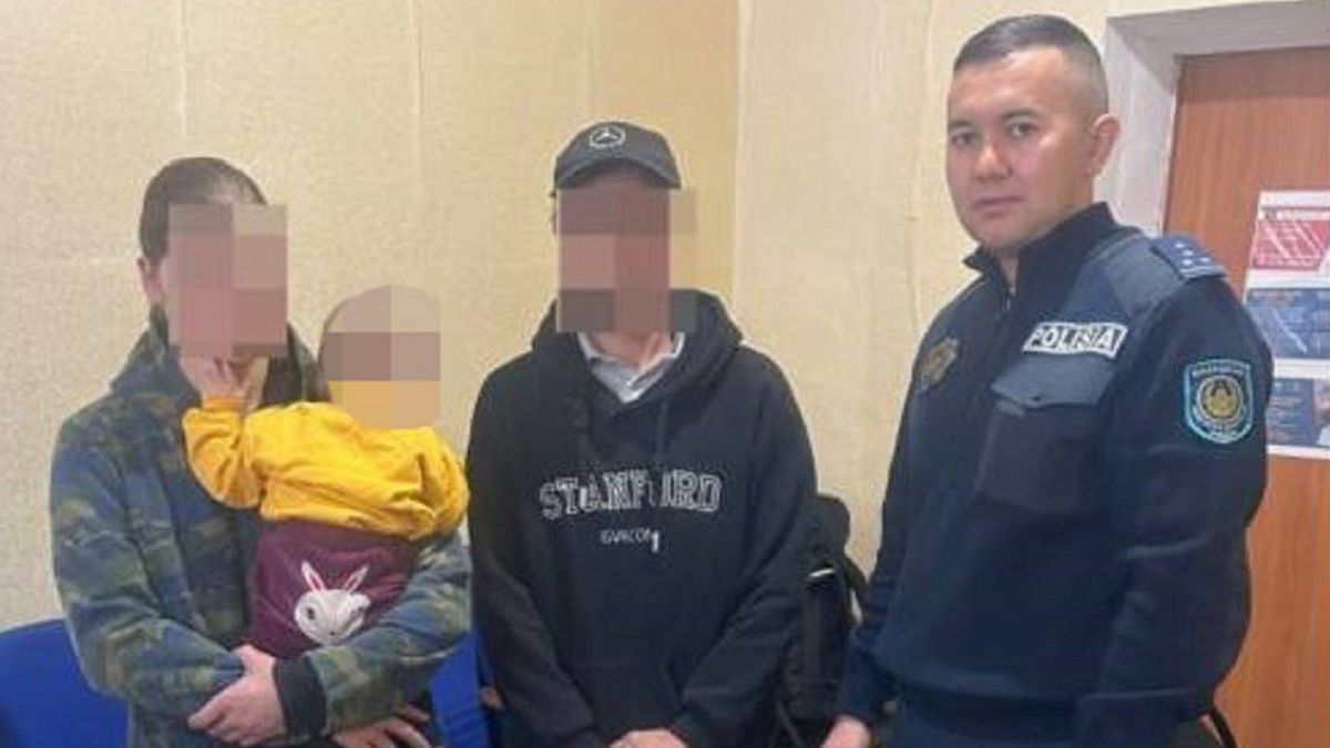 В Карагандинской области нашли иностранку с годовалой дочерью без документов