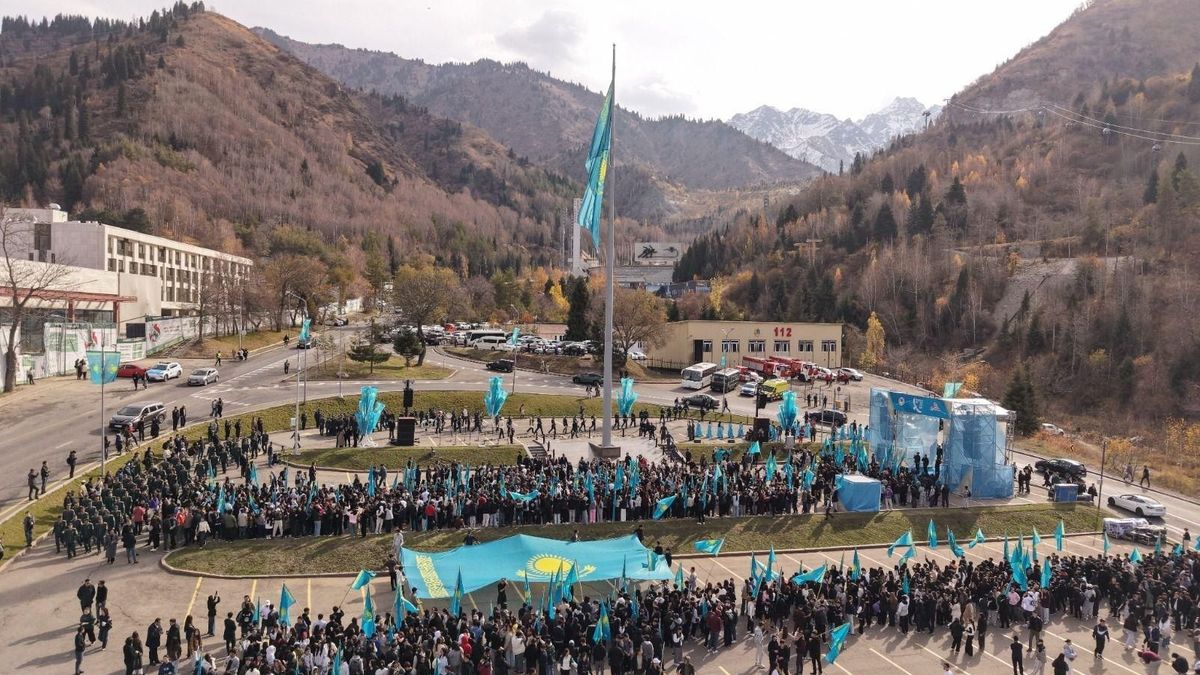 День Республики в Алматы: концерты, флаг и фестиваль кукол — полная программа