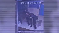 Алматыдағы драма: Полиция пышақ ұстаған ер адамды ажалдан қалай құтқарды?