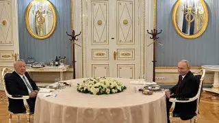 Жаңа жыл қарсаңындағы Кремльдегі кездесу: Путин Назарбаевты өз өтінішімен қабылдады — Тоқаев