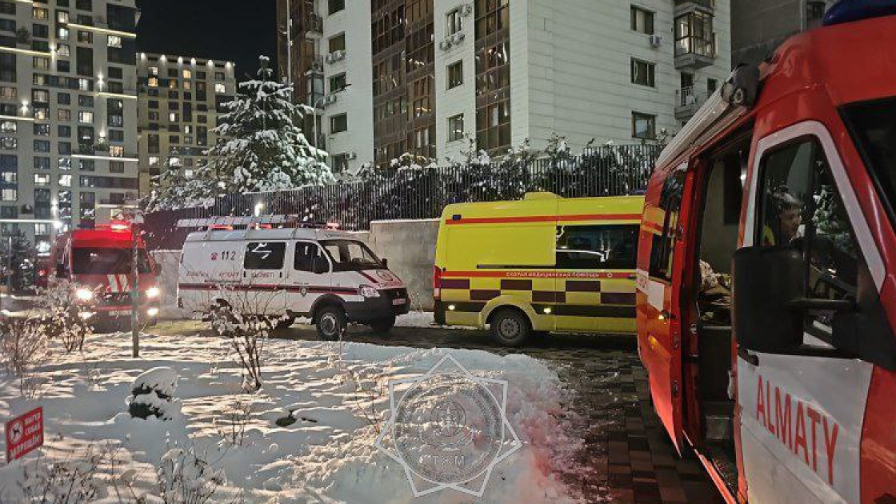 Алматыдағы өрт: 38 адам қауіпсіз жерге көшірілді