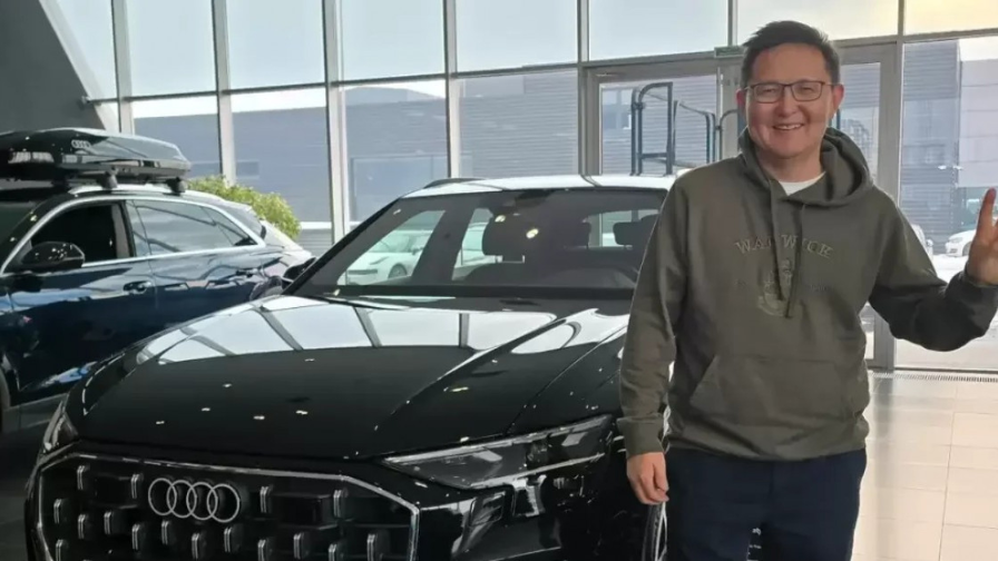 Танымал кәсіпкер Олимпиада чемпионының әкесіне Audi Q8 сыйлайды