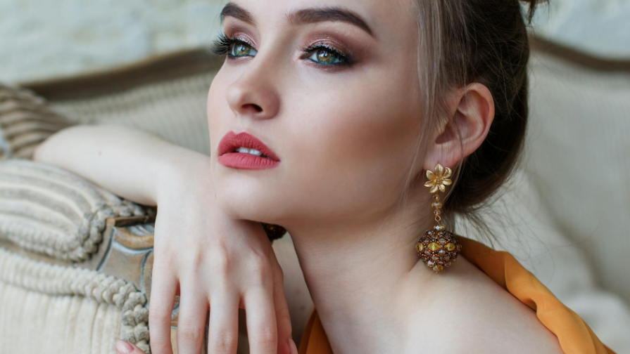 Жұлдыз Әбдікәрімова мен ұлының әрекеті желіде қызу талқыға түсті