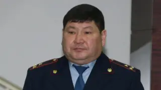 Сотрудник полиция, сотккен зорлықпен, қызметтік пәтер үшін соттасуда