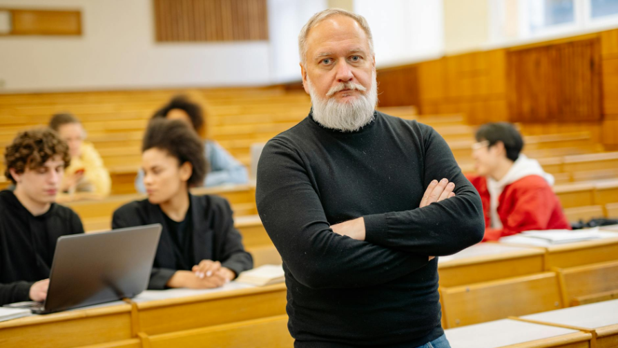 Қазақстандық профессор Ресеймен шекараны шұғыл жабуды ұсынды: Жануарлар ауруының таралу қаупі бар