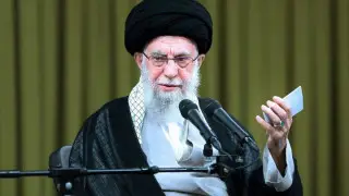 Иран: слухи о смерти Хаменеи вызвали переполох, Тегеран опровергает