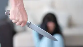 16 жастағы қызды пышақтап жаралағаннан кейін құтқарып қалды