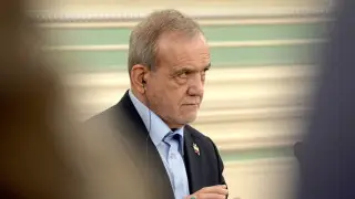 Иран президенті Ормуз бұғазындағы блокаданың салдары туралы айтты