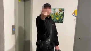 «Өміріміз тозаққа айналды»: Павлодар тұрғыны көршісінің бейнеге түсірген әрекетіне шағымданды