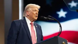 Трамп Иранға «жаппай бомбалаумен» қорқытты