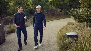 Apple-да басшылық ауысты: Тим Кук орнын Джон Тернуске берді